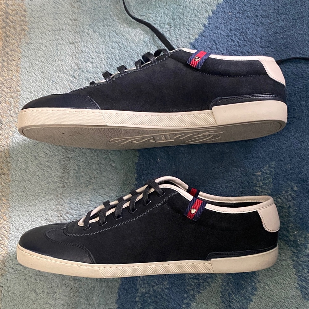 Gucci Men's Black and White Sneakers - Picture 3 of 9